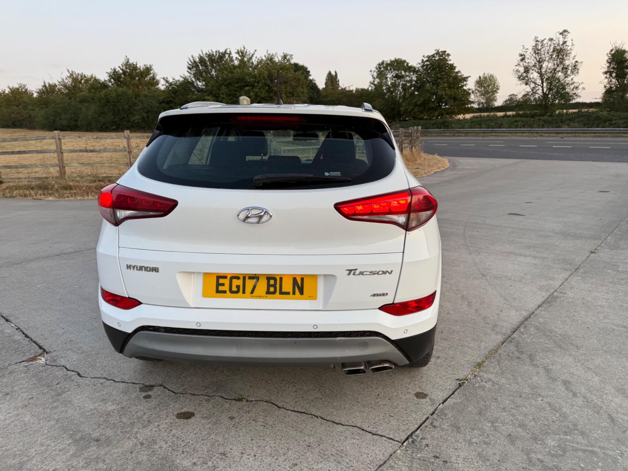 Hyundai TUCSON 2.0 CRDi Premium SE 4WD Euro 6 5dr — photo 70 of 102